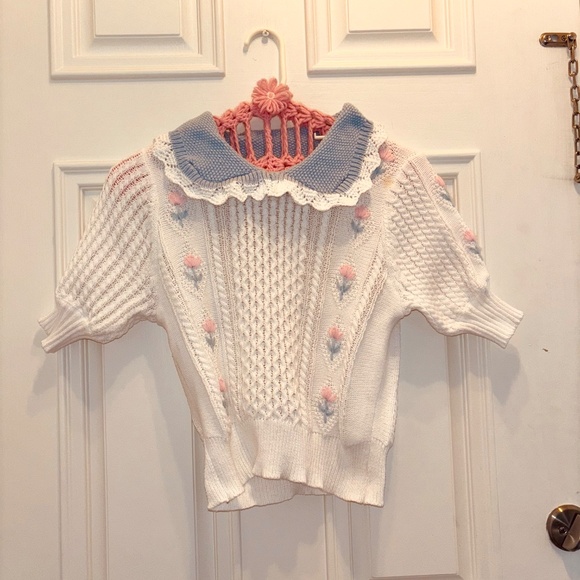 Handmade hand knit Cottagecore Short Sleeve Small Floral Embroidered Sweater - Picture 3 of 9